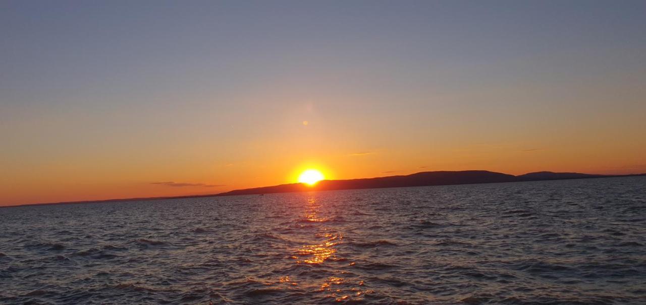 Topart Apartman I Balatonfenyves Esterno foto