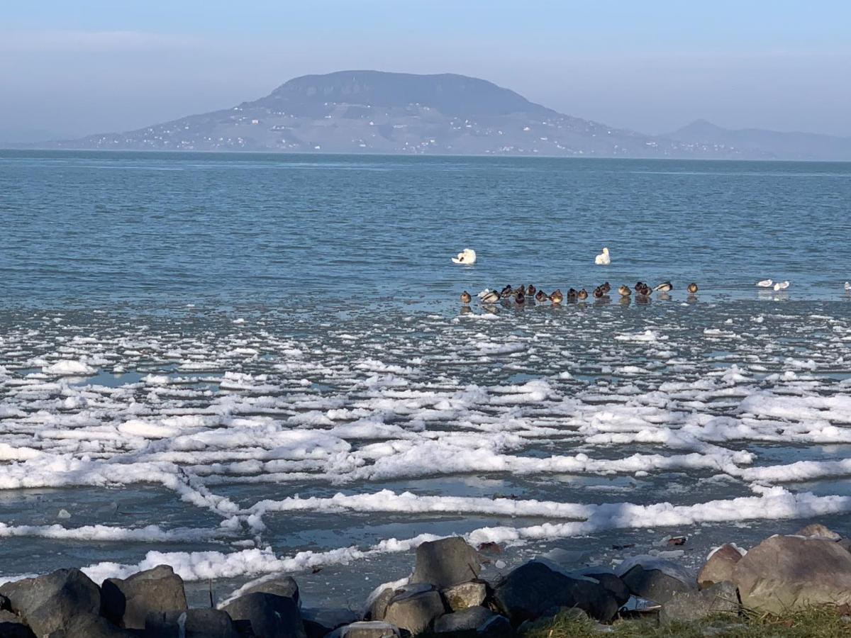 Topart Apartman I Balatonfenyves Esterno foto
