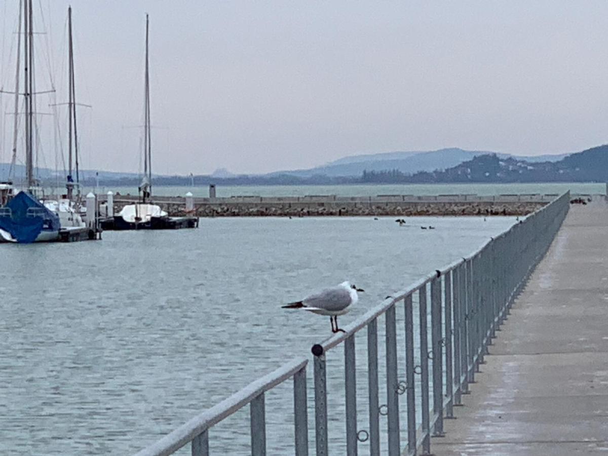 Topart Apartman I Balatonfenyves Esterno foto