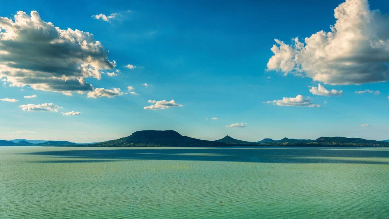 Topart Apartman I Balatonfenyves Esterno foto