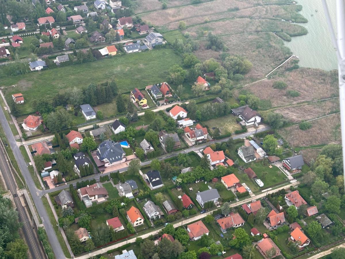 Topart Apartman I Balatonfenyves Esterno foto