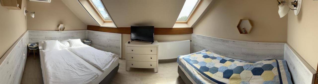 Topart Apartman I Balatonfenyves Esterno foto