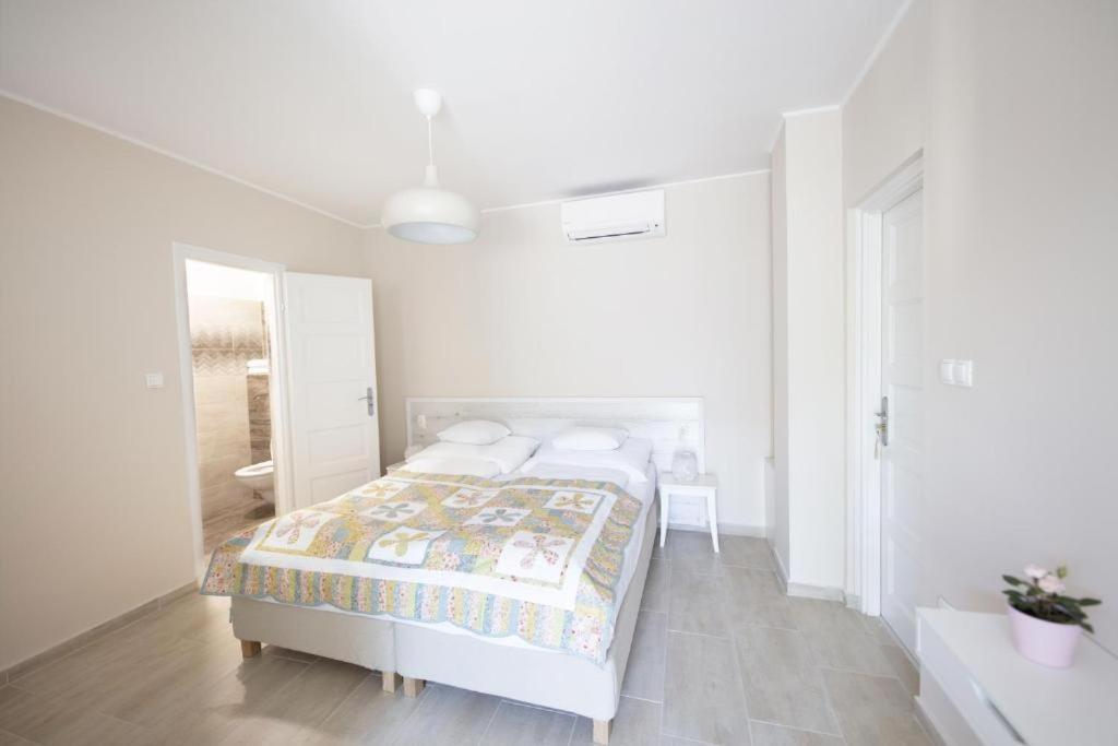 Topart Apartman I Balatonfenyves Esterno foto
