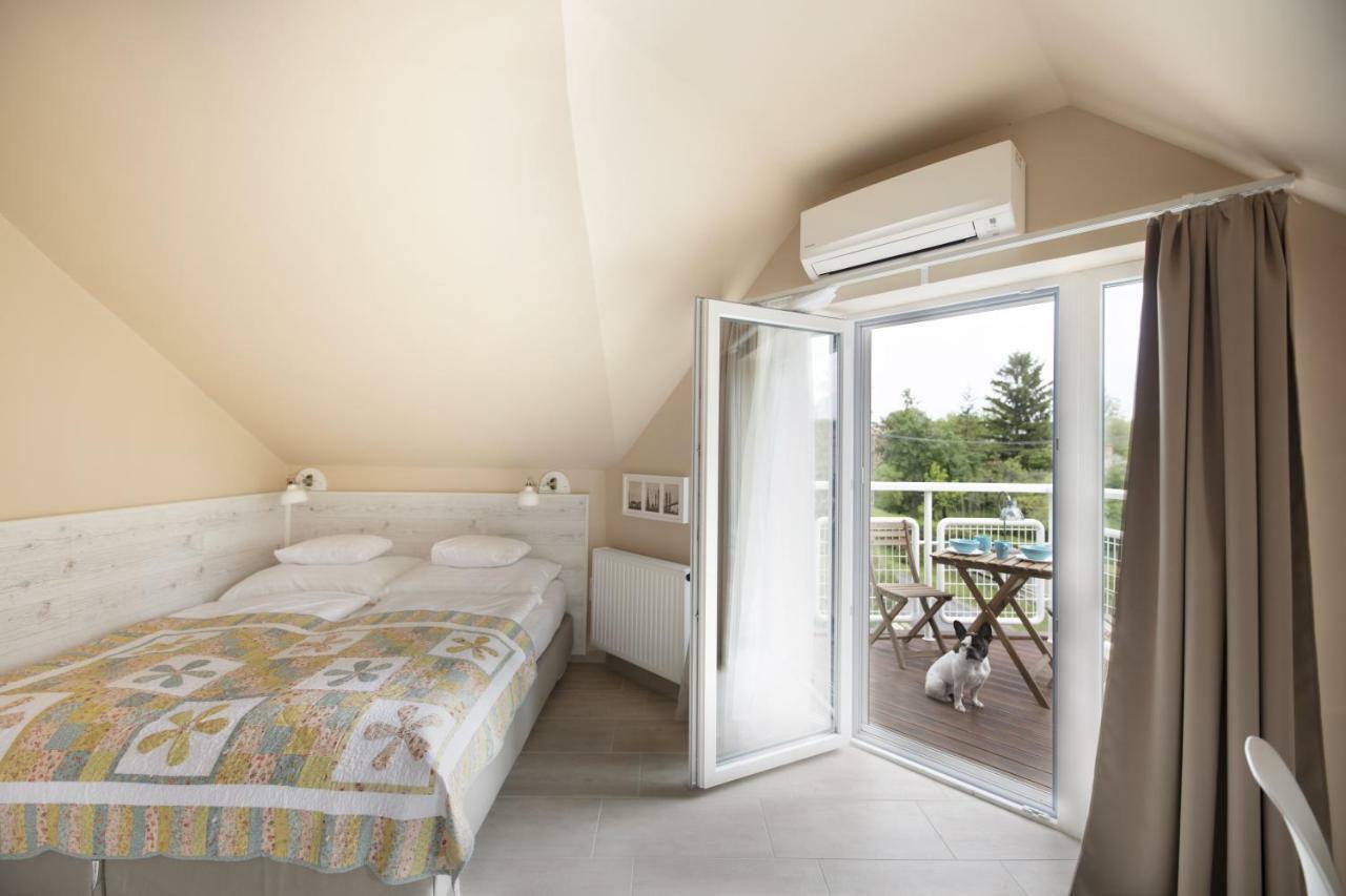 Topart Apartman I Balatonfenyves Esterno foto