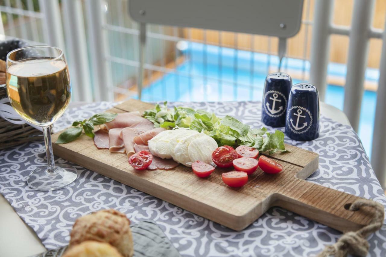 Topart Apartman I Balatonfenyves Esterno foto